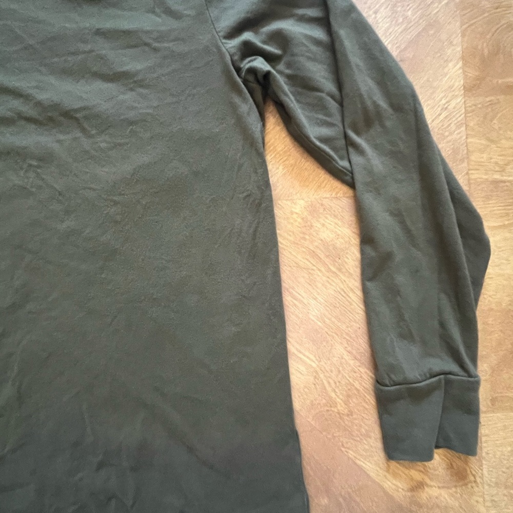 Old Navy Dark Green Long Sleeve Tee – Size M - Picture 3 of 8